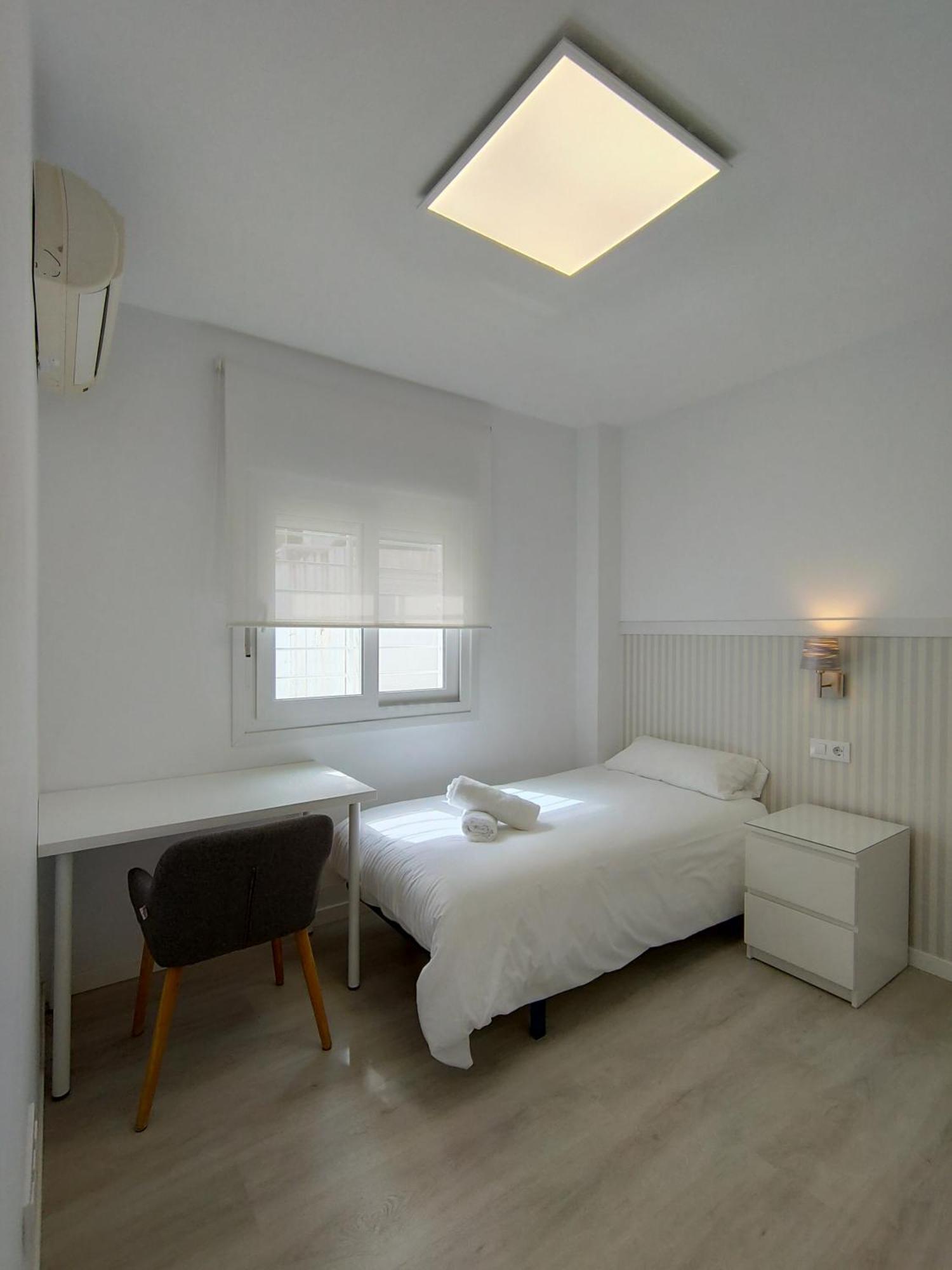 Casa Mallen, Con Amplia Terraza, En El Barrio De Nervion Sevilha Exterior foto