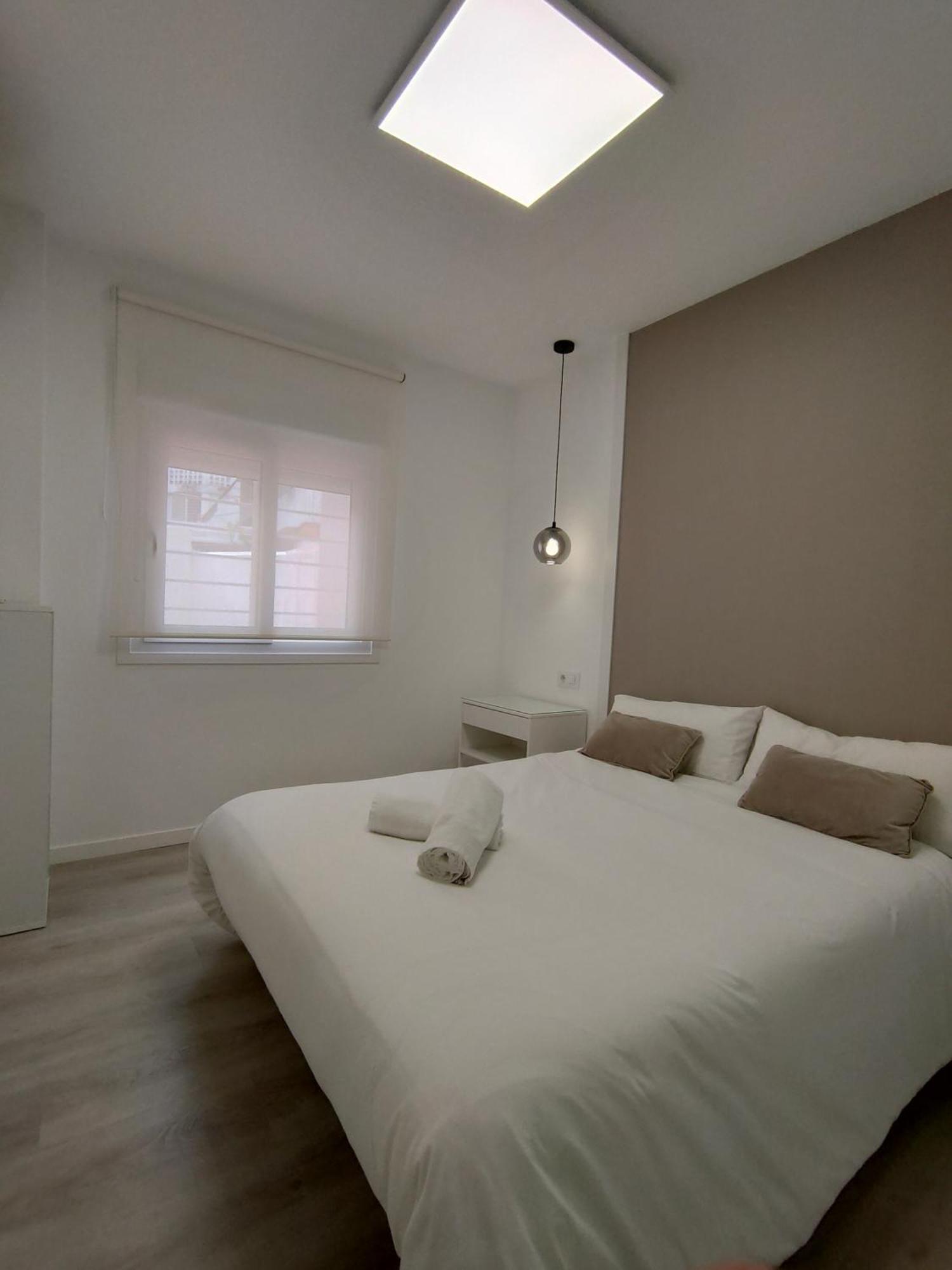 Casa Mallen, Con Amplia Terraza, En El Barrio De Nervion Sevilha Exterior foto