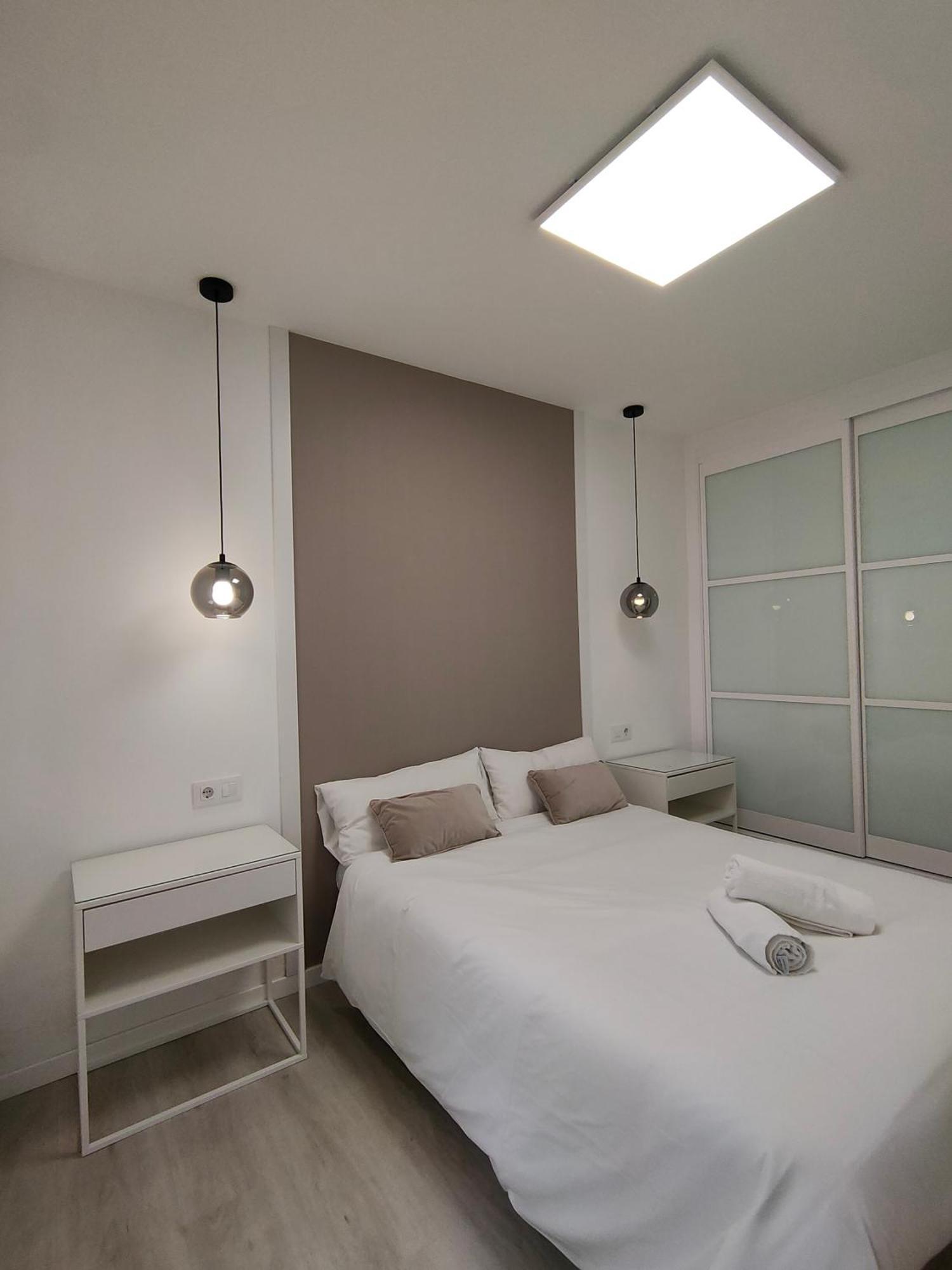 Casa Mallen, Con Amplia Terraza, En El Barrio De Nervion Sevilha Exterior foto